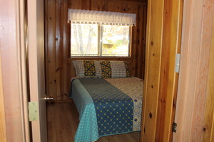 Three Bedroom Cabin 19 Photo 3