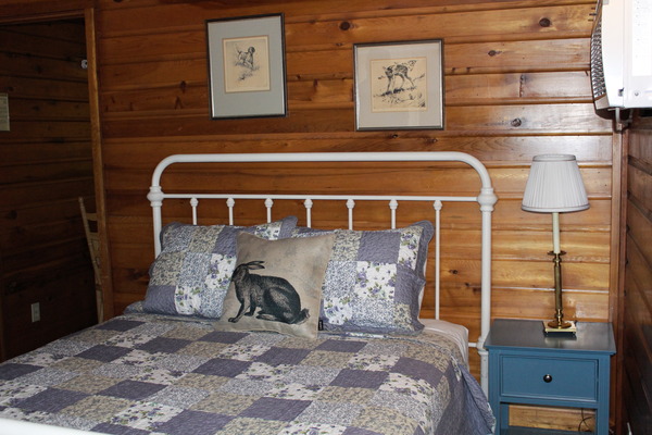 One Bedroom Small Photo 1