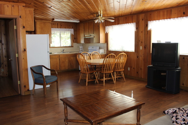 Three Bedroom Cabin 19 Photo 2