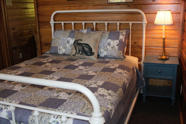 Lakeview Small One Bedroom Photo 7